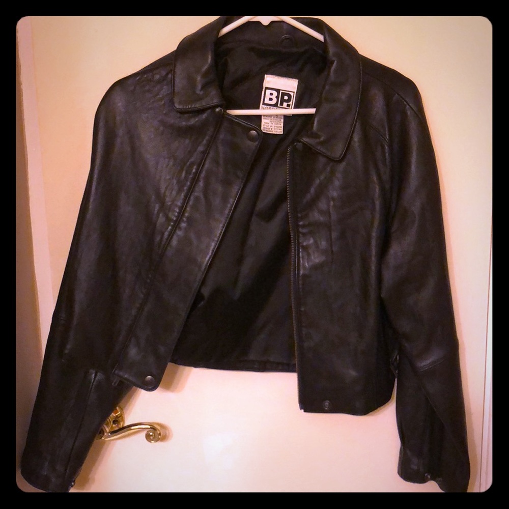 Women’s Cropped Leather Jacket
